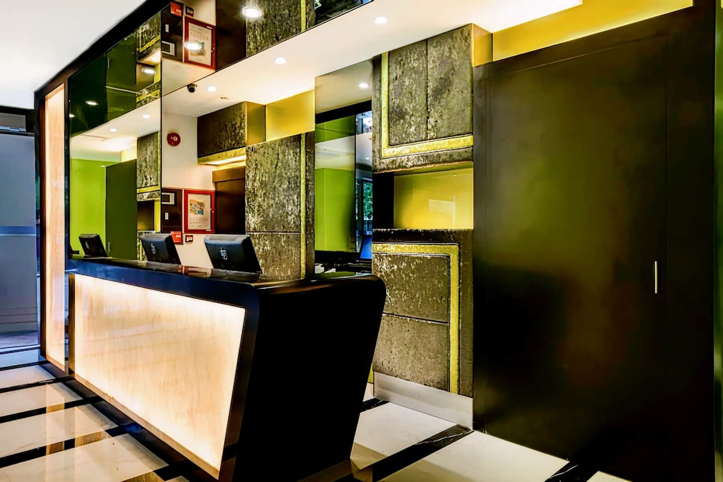 J8 Hotel