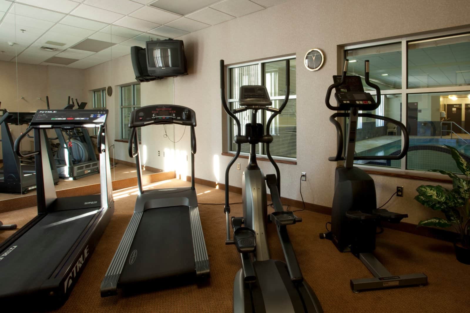Humphry Inn & Suites