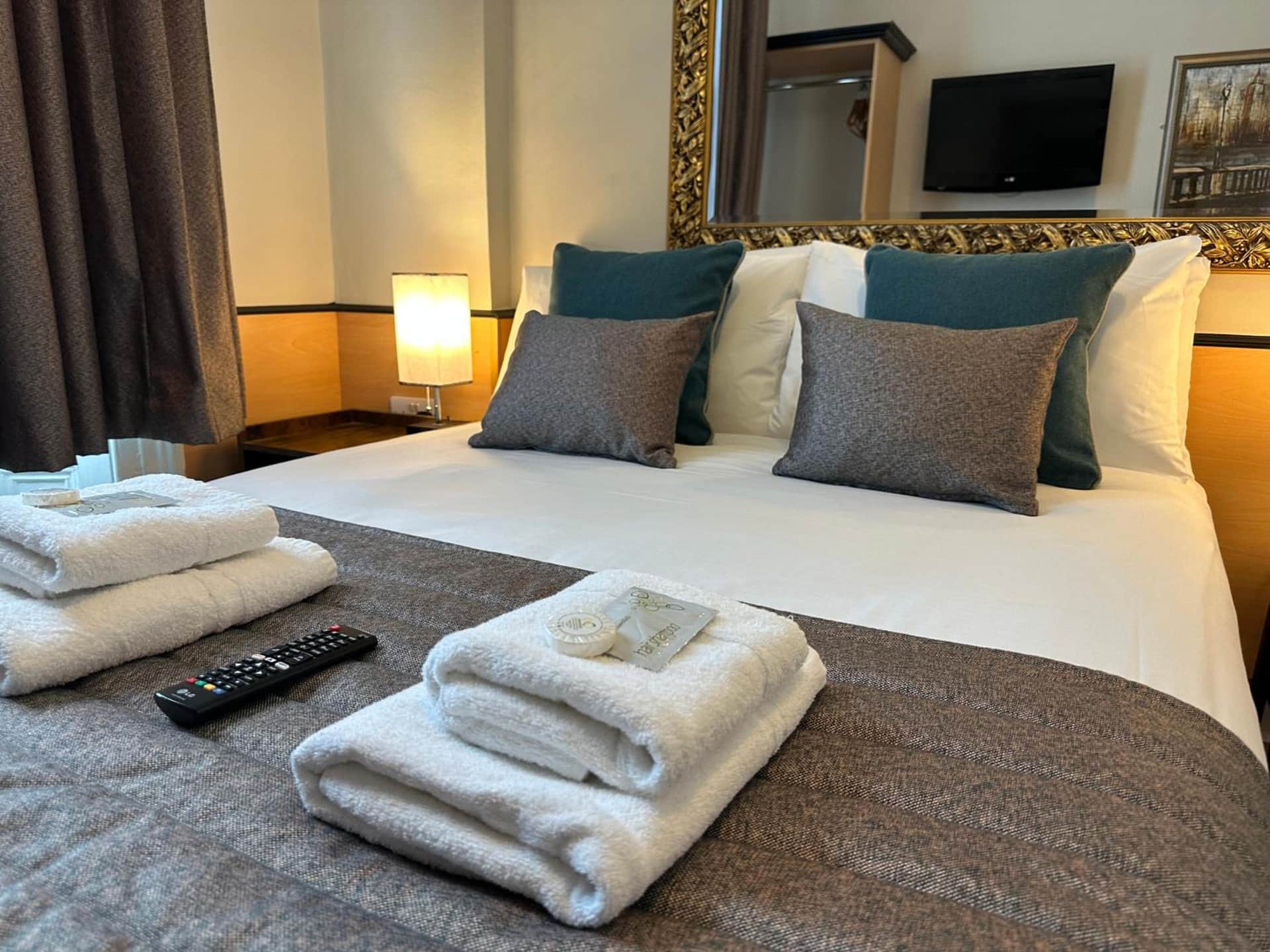 Tudor Court Hotel