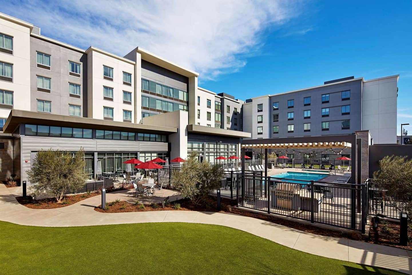 Hampton Inn Long Beach Airport