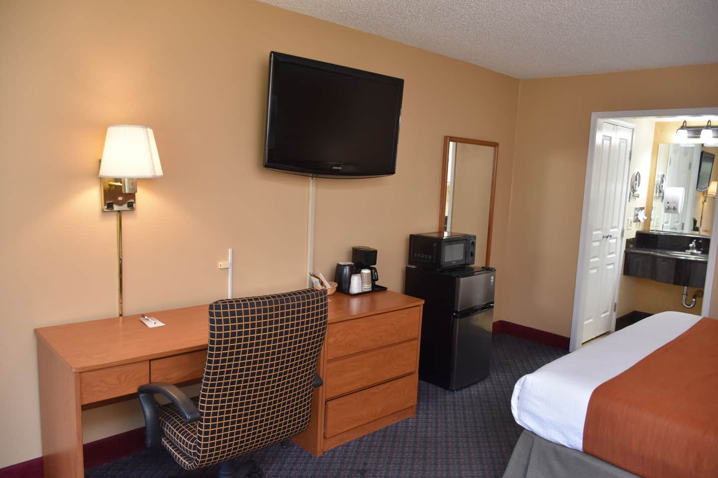 Ontario Airport Inn
