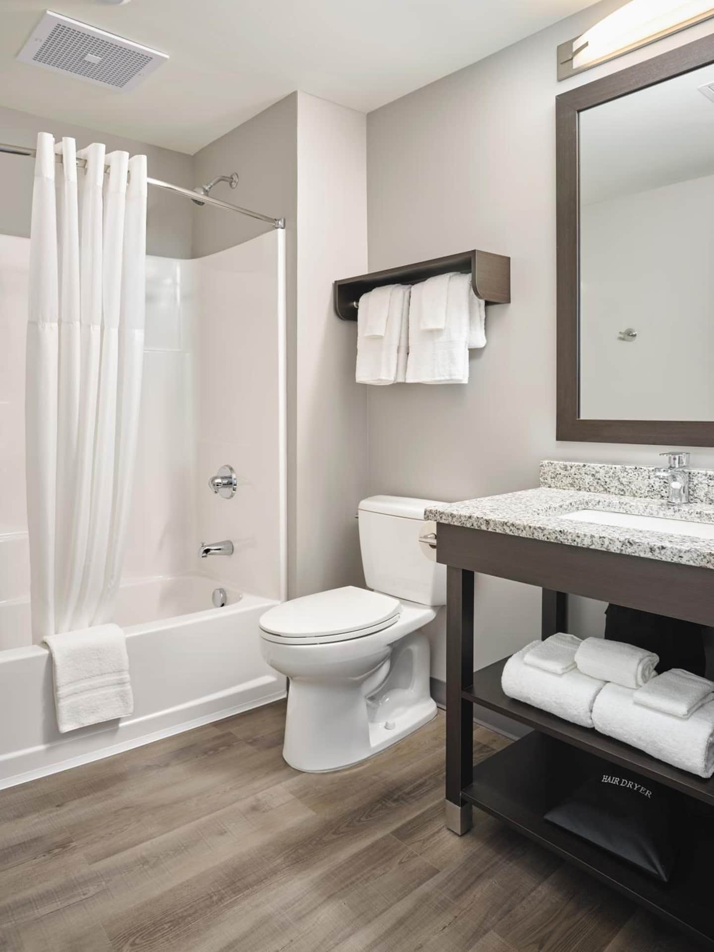 stayAPT Suites LaGrange