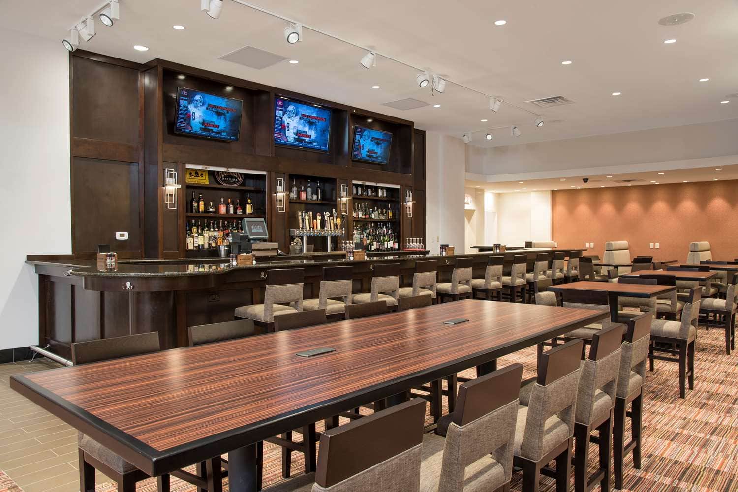 DoubleTree by Hilton Hotel Grand Rapids Airport