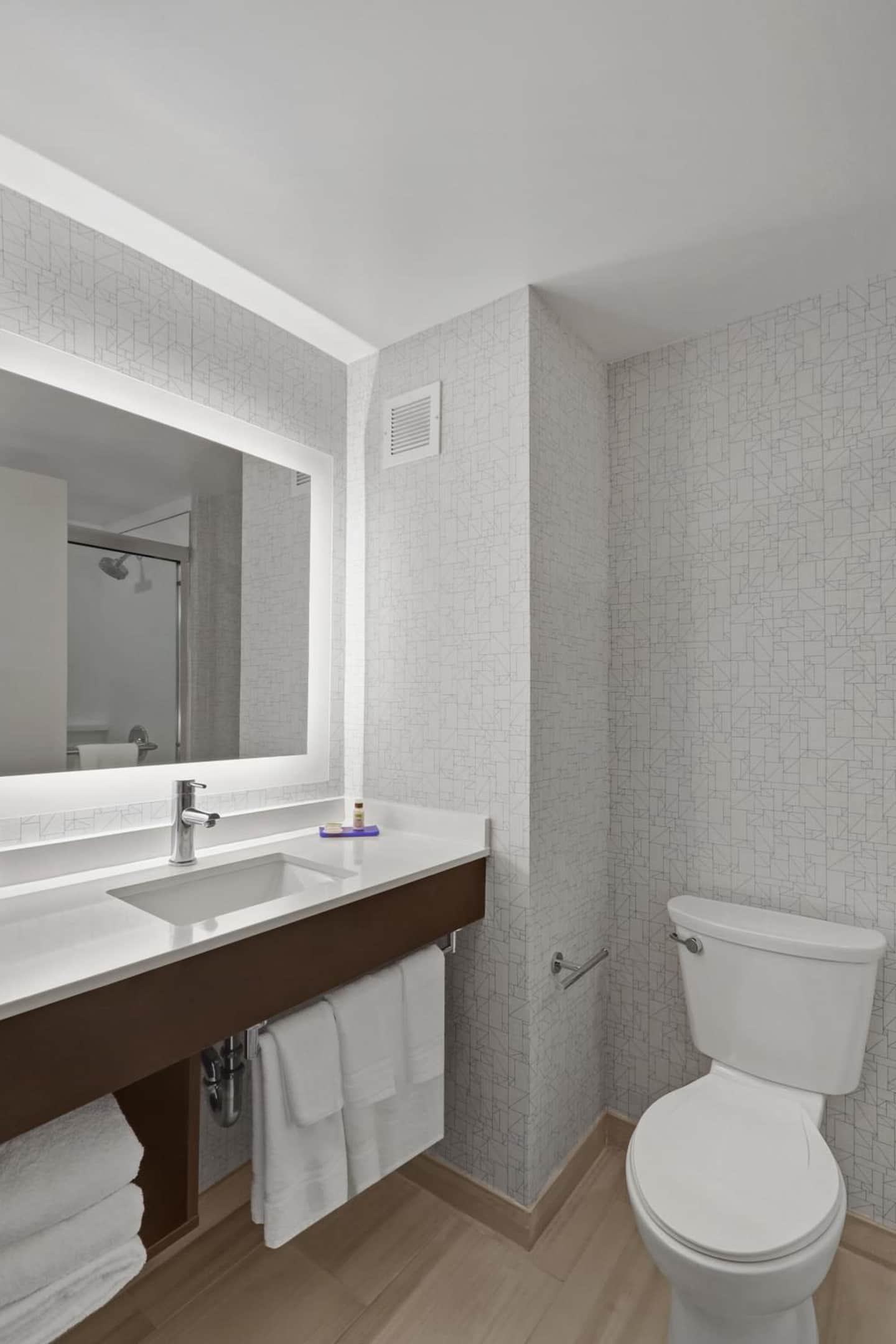 Hotel 1200