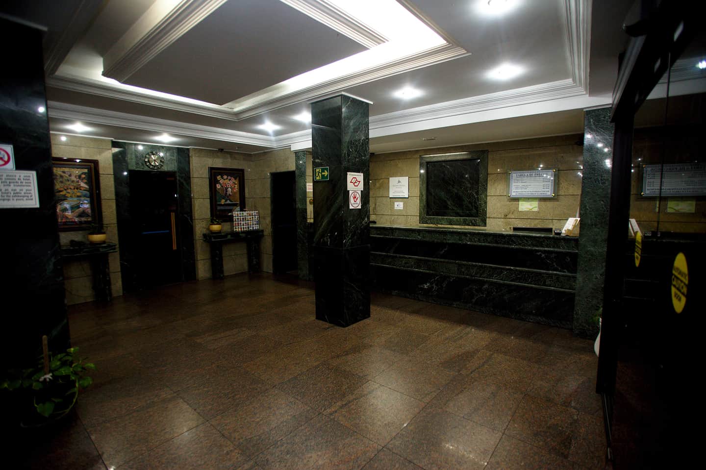 Hotel Columbia