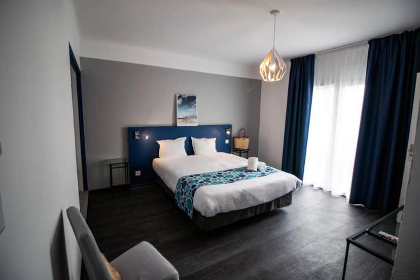 Adonis Six-Fours - Hôtel Le Bel Azur