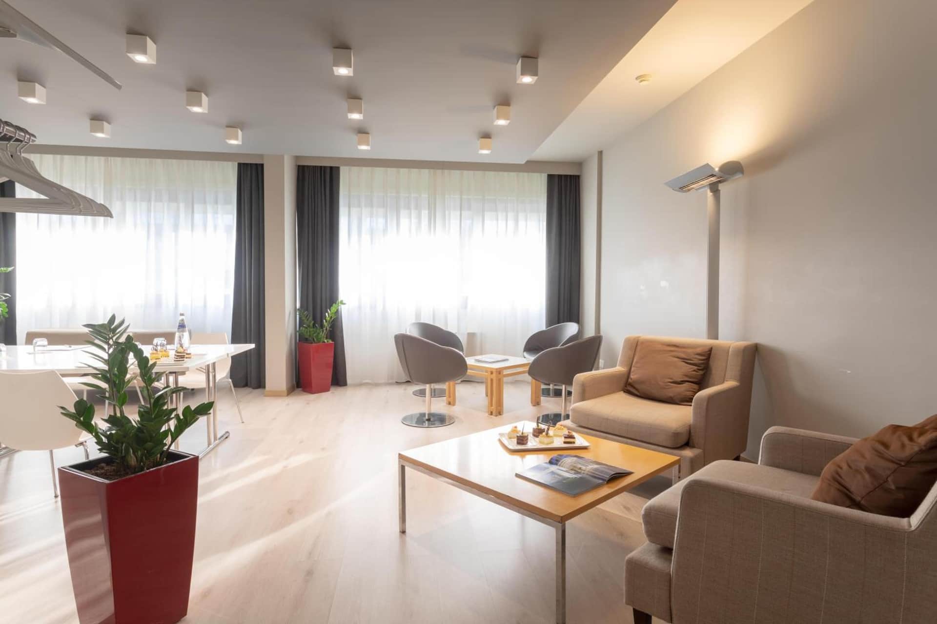 Living Place Hotel