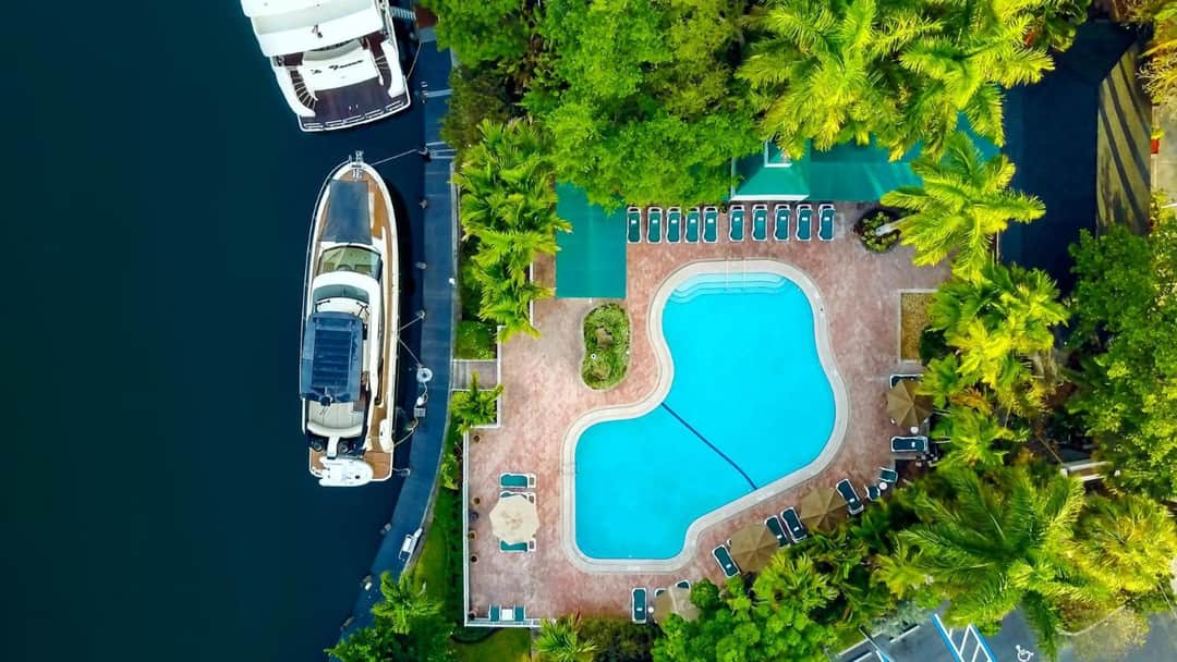 Riverside Hotel