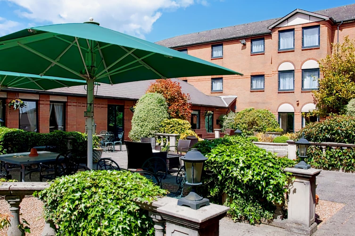 Bridgewood Manor Hotel