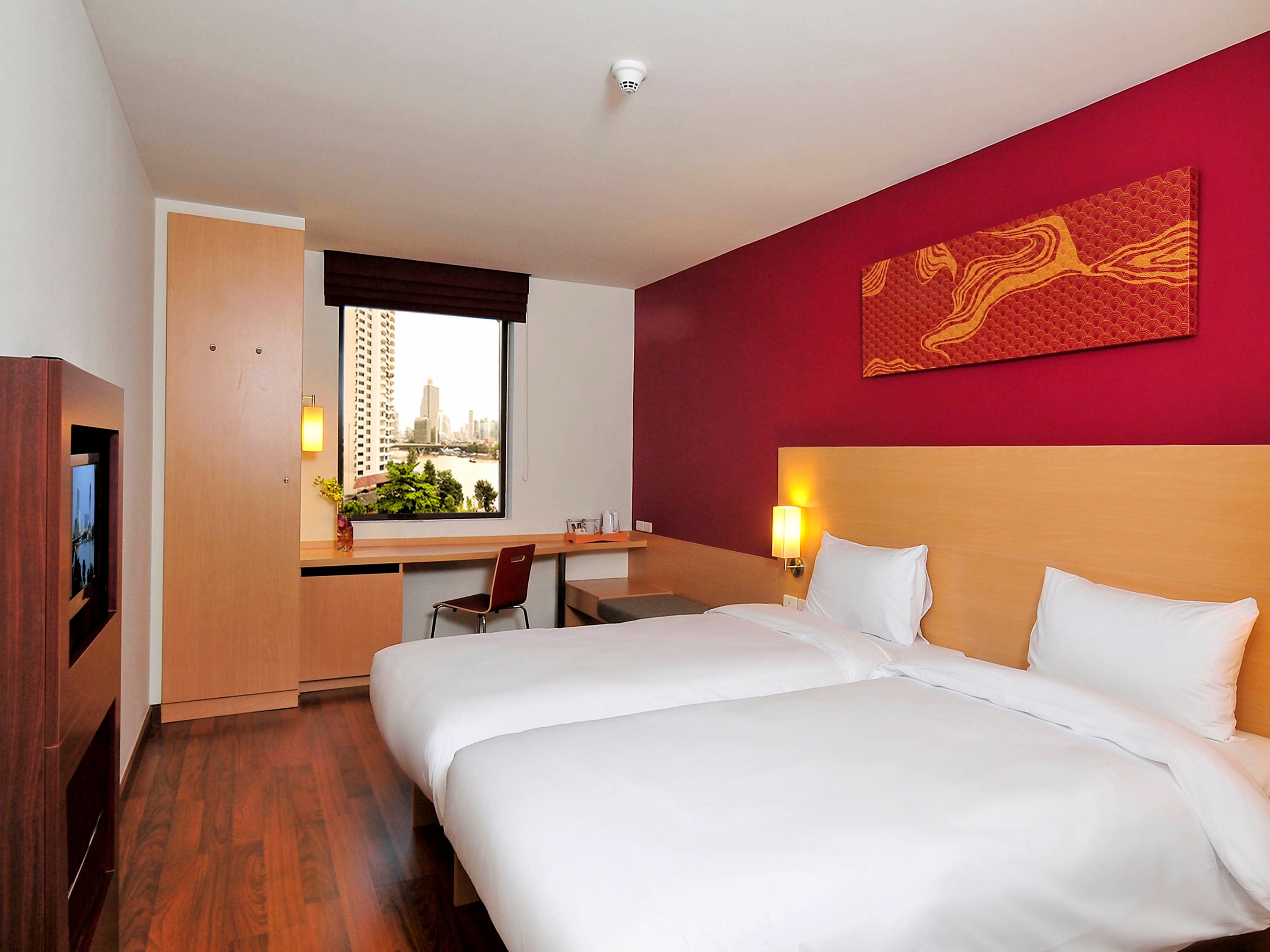 ibis Bangkok Riverside