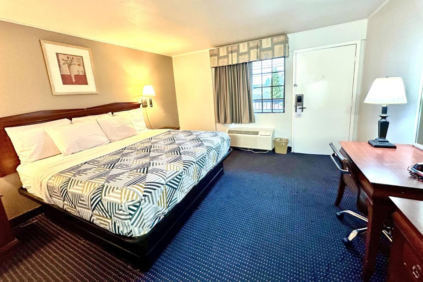 Red Carpet Inn - Stamford