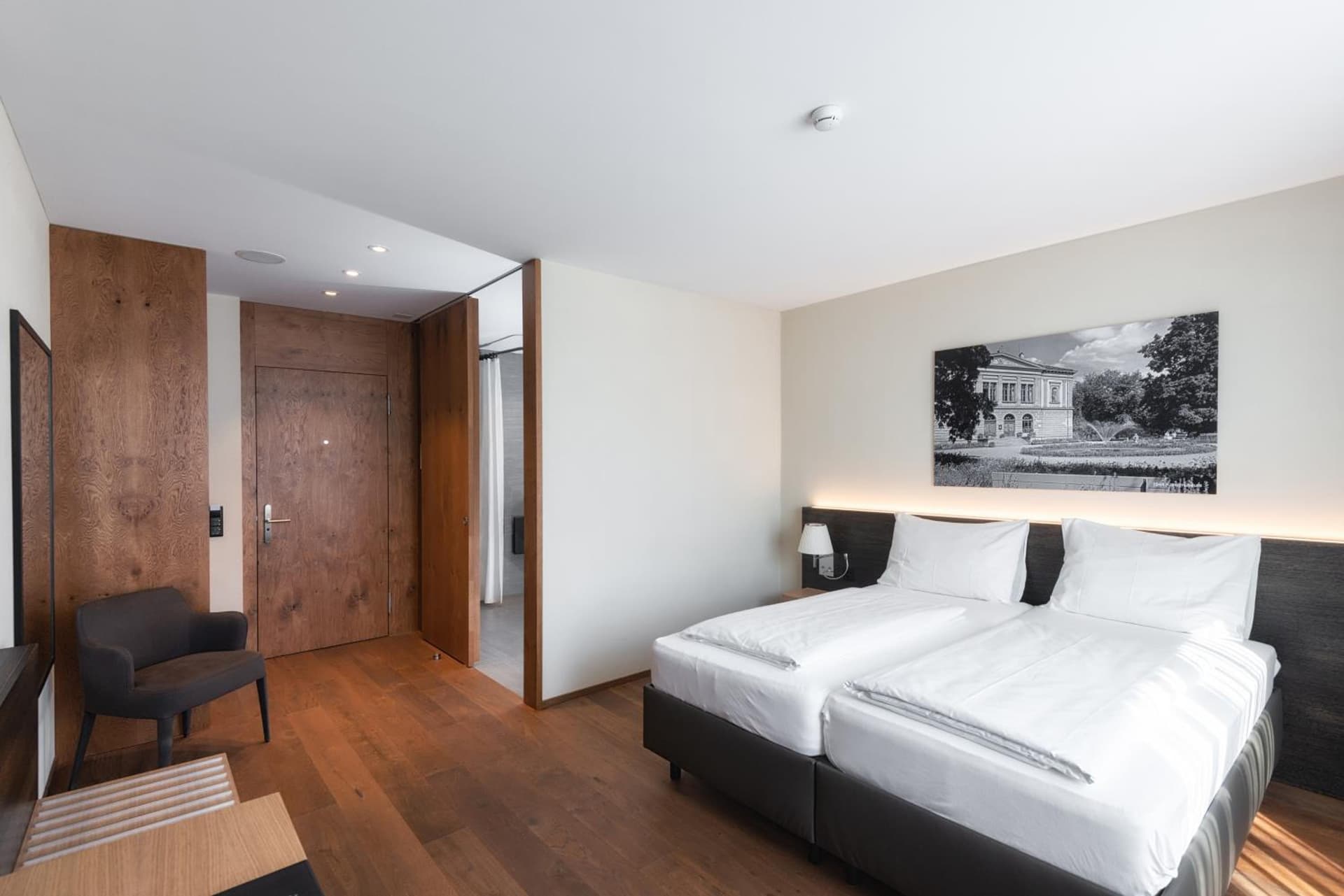 Hotel one66