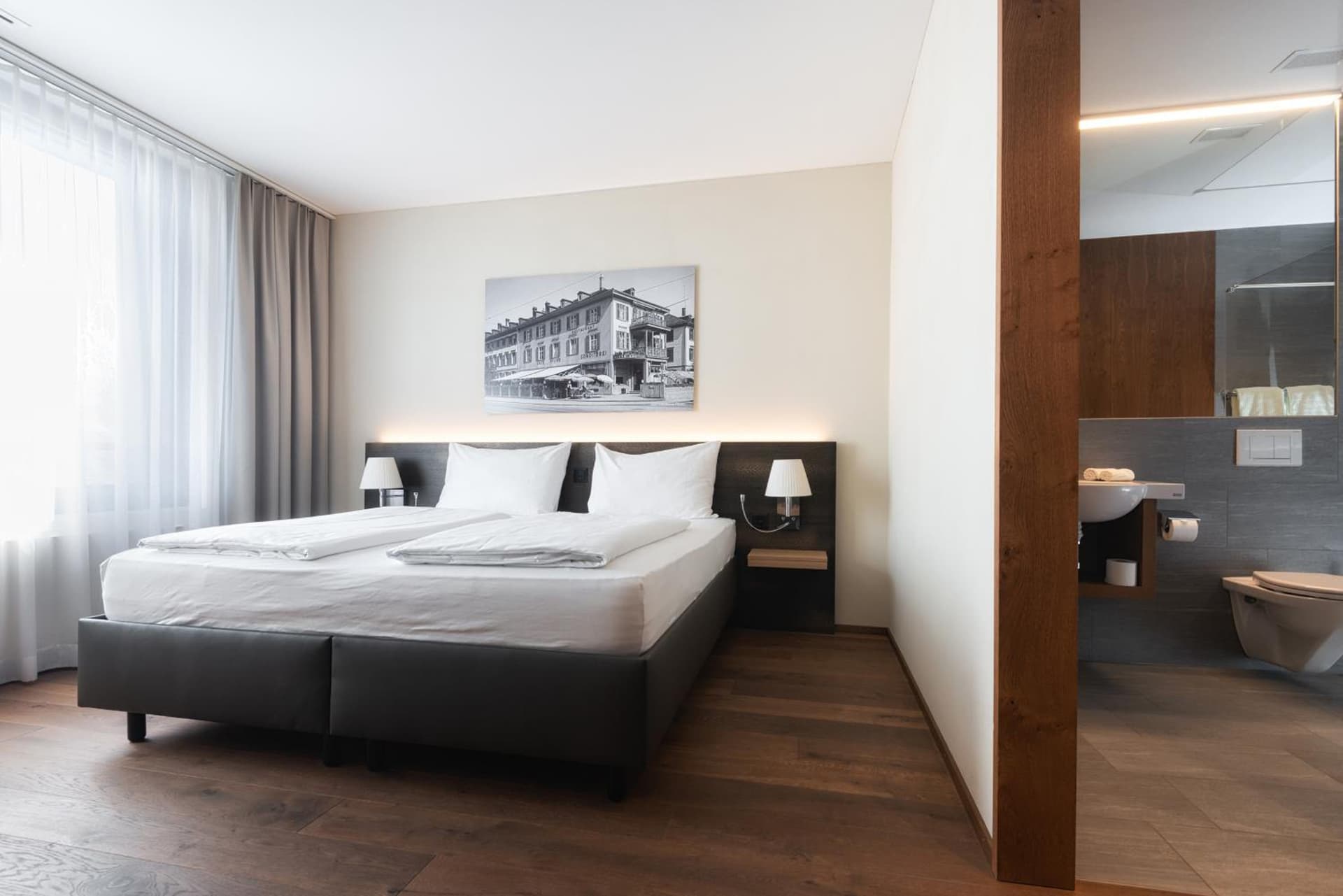 Hotel one66
