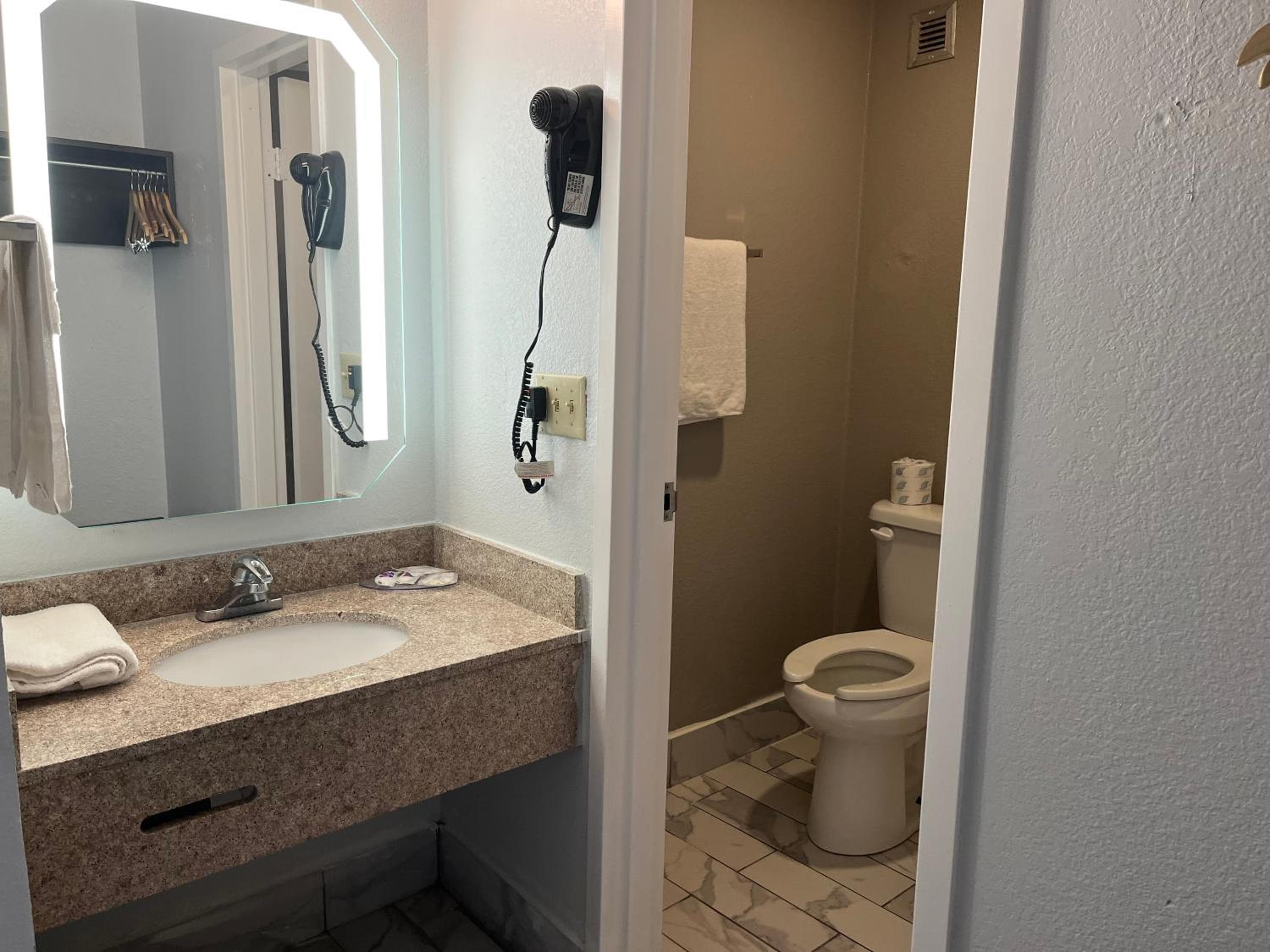 Studio 6 Suites Norcross, GA