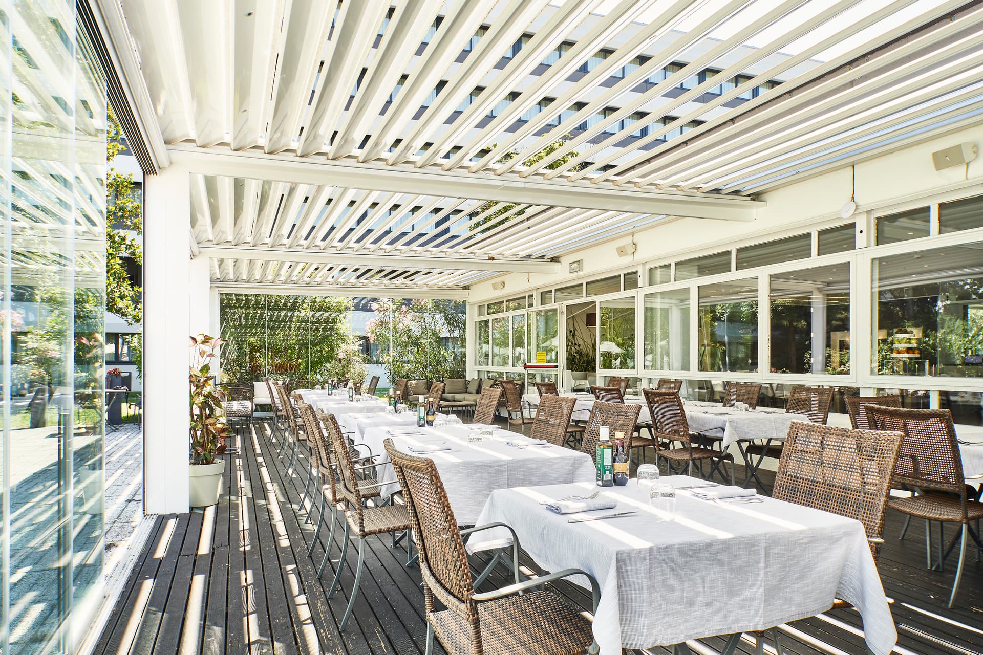 Living Place Hotel