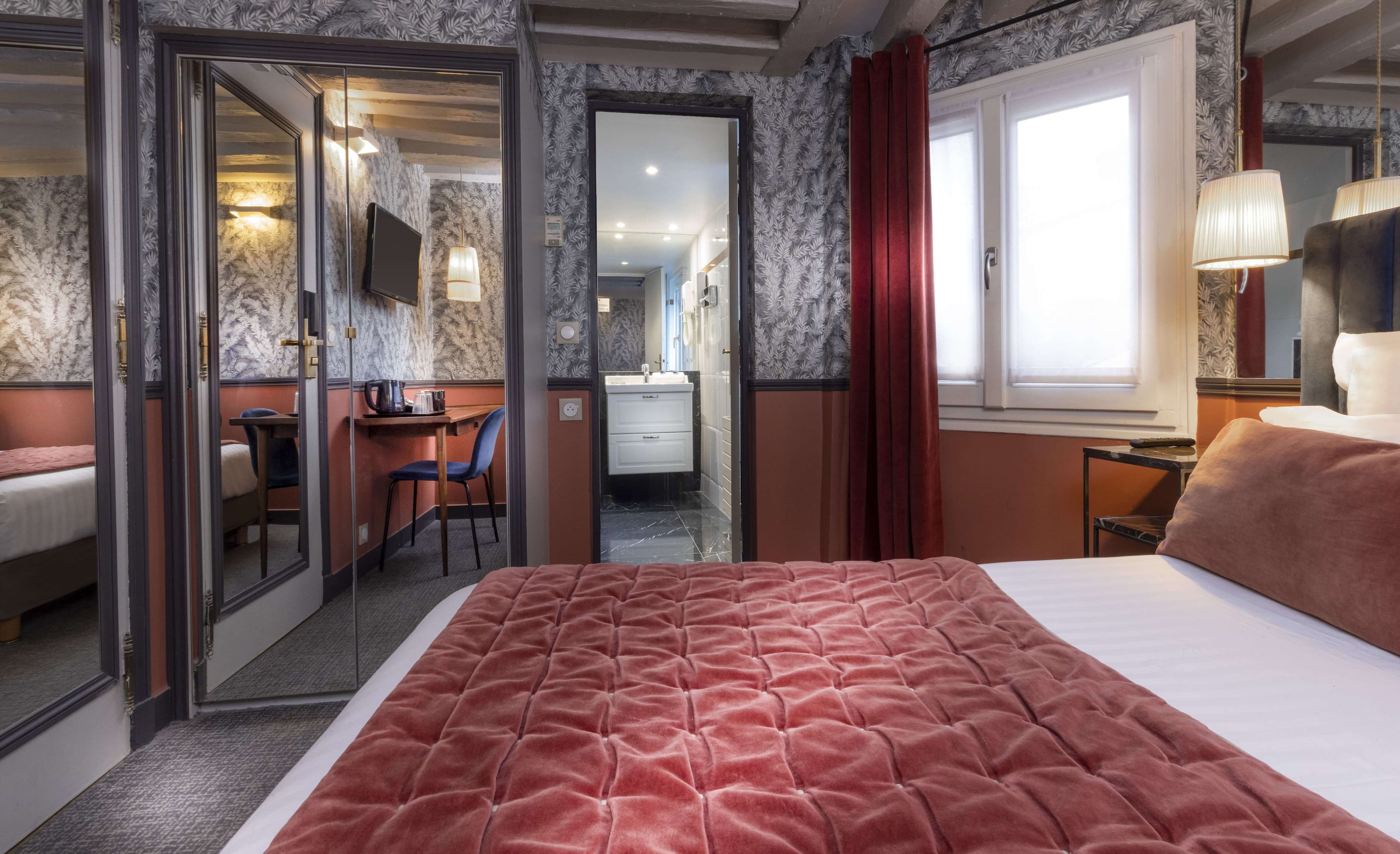 Dauphine Saint Germain