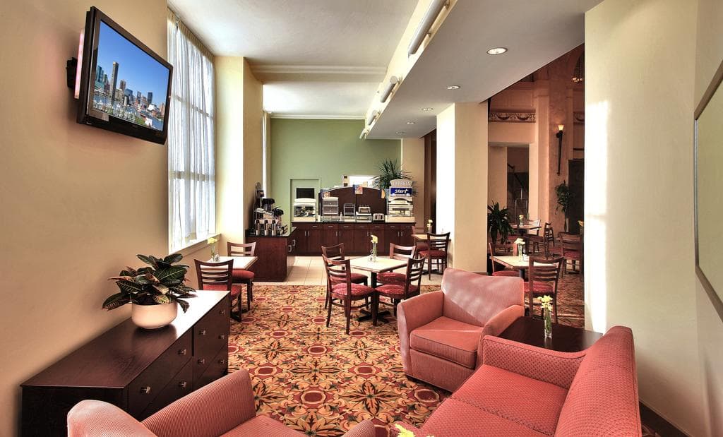 Holiday Inn Express Baltimore-Downtown, an IHG Hotel
