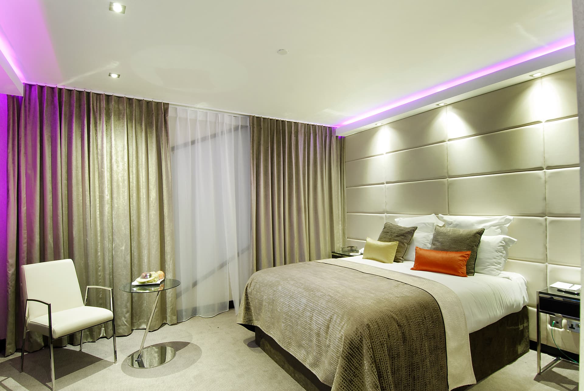 M by Montcalm (old)