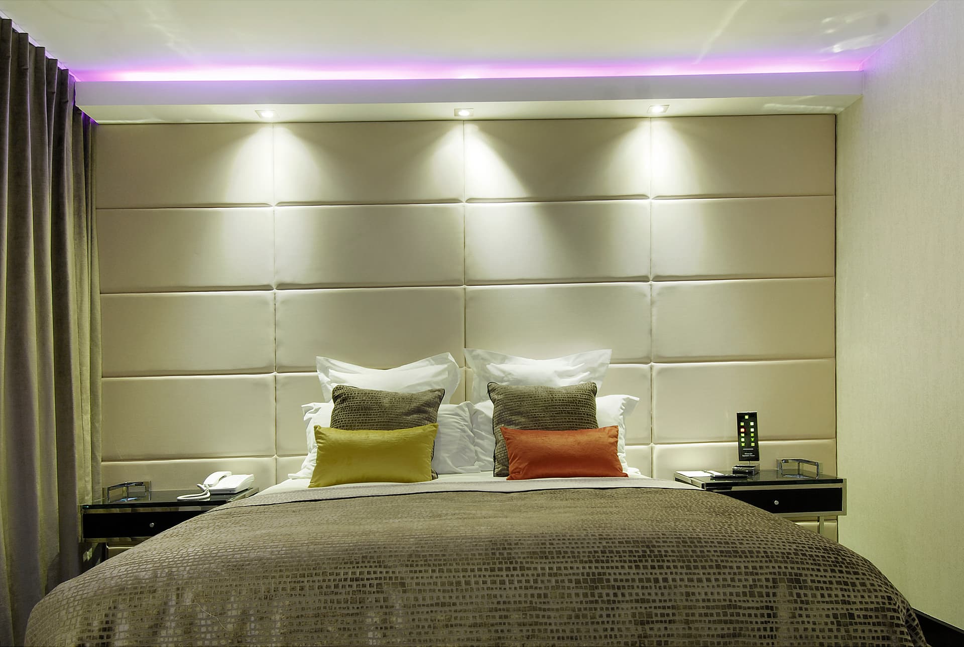 M by Montcalm (old)