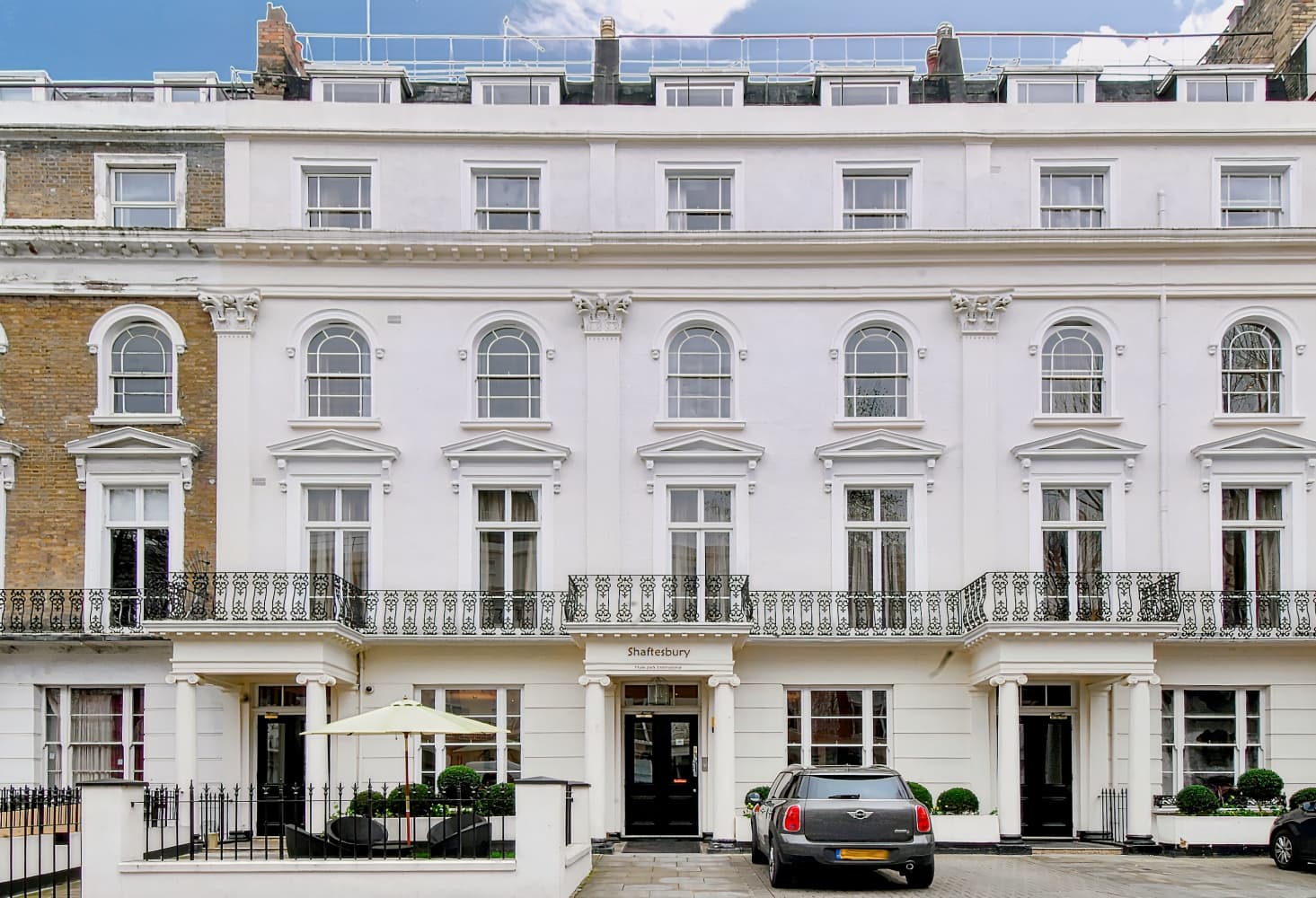 Shaftesbury Hyde Park International