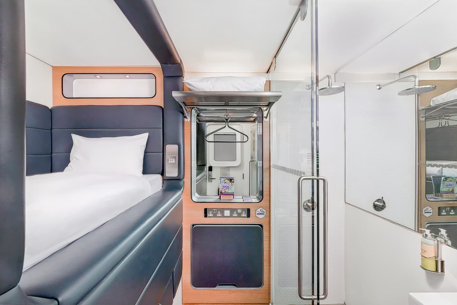 YOTELAIR Amsterdam Schiphol - transit hotel (airside)