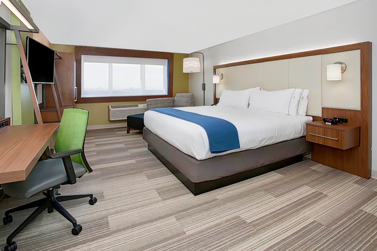 Holiday Inn Express & Suites Austin Downtown - University