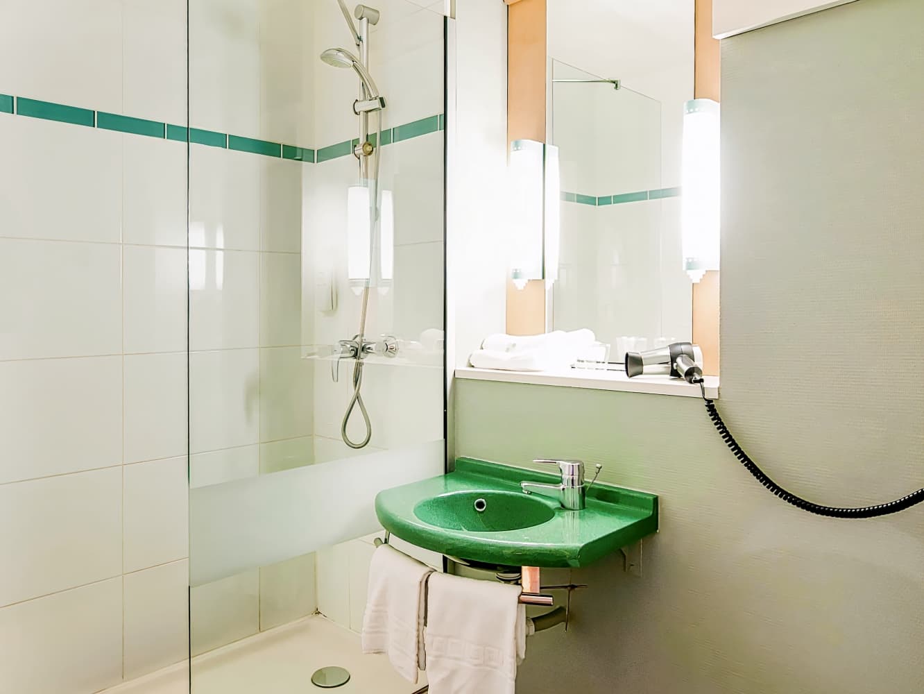 ibis Brest Kergaradec Airport