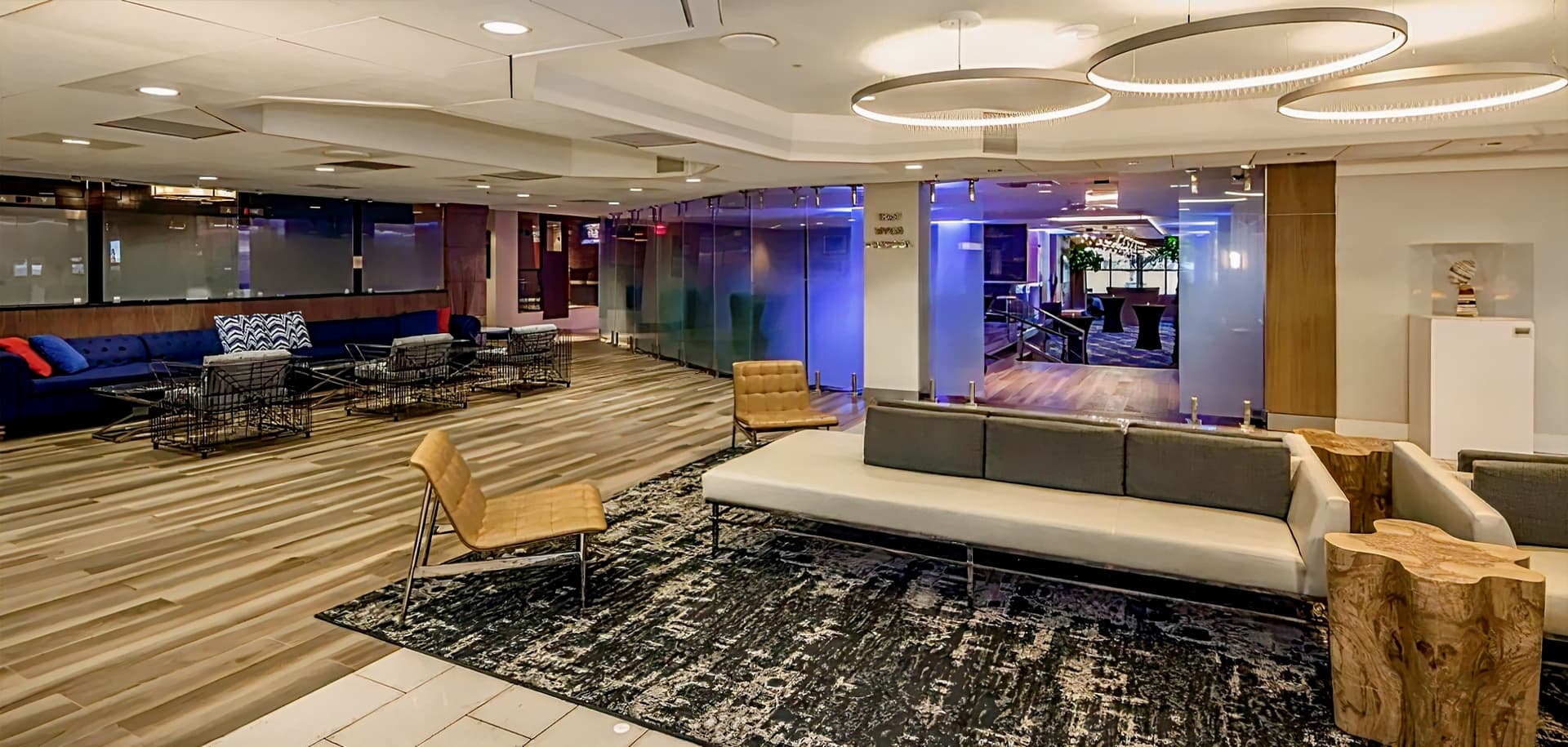Doubletree Hotel and Suites Downtown Pittsburgh