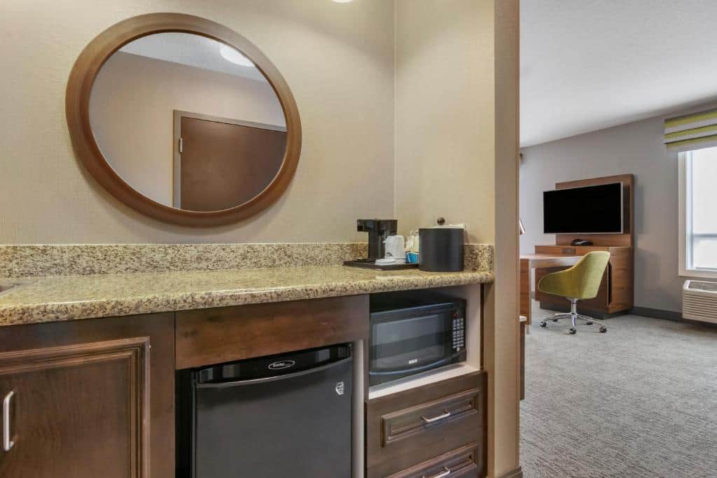 Hampton Inn & Suites by Hilton Edmonton/West