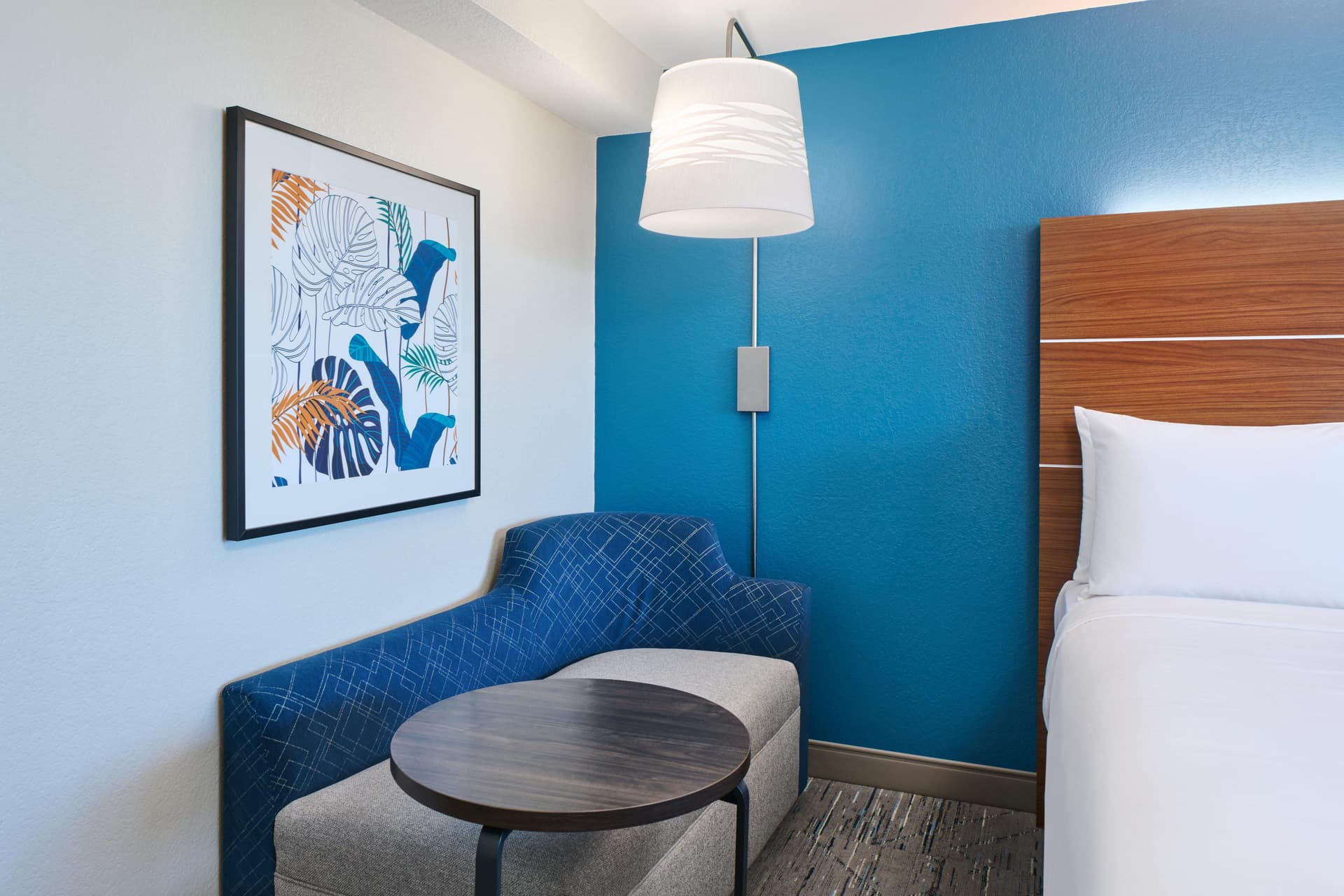 Holiday Inn Express Waikiki, an IHG Hotel
