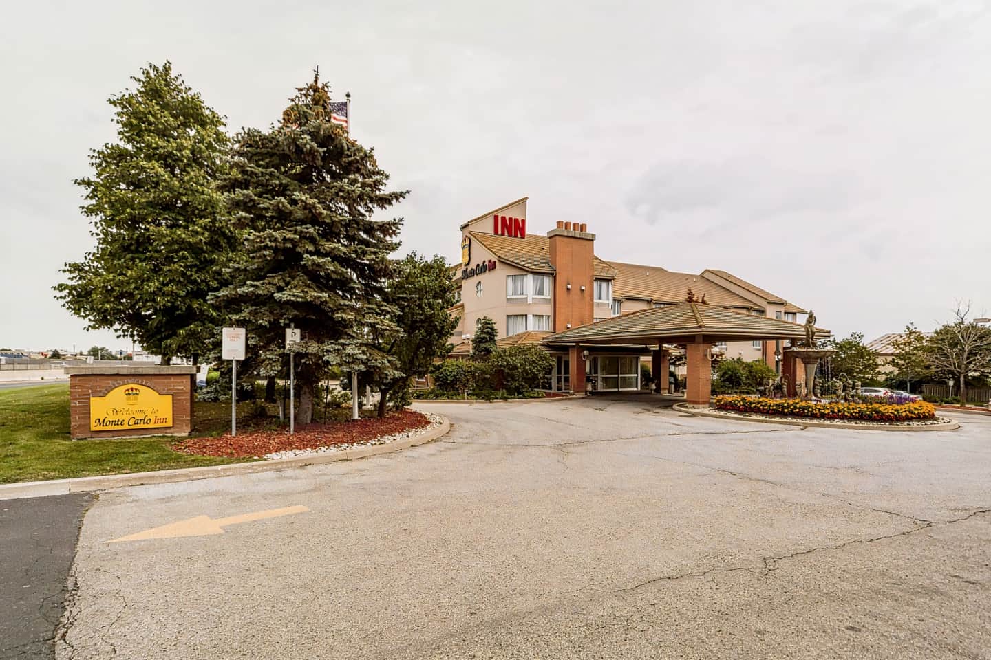 Monte Carlo Inn Oakville Suites