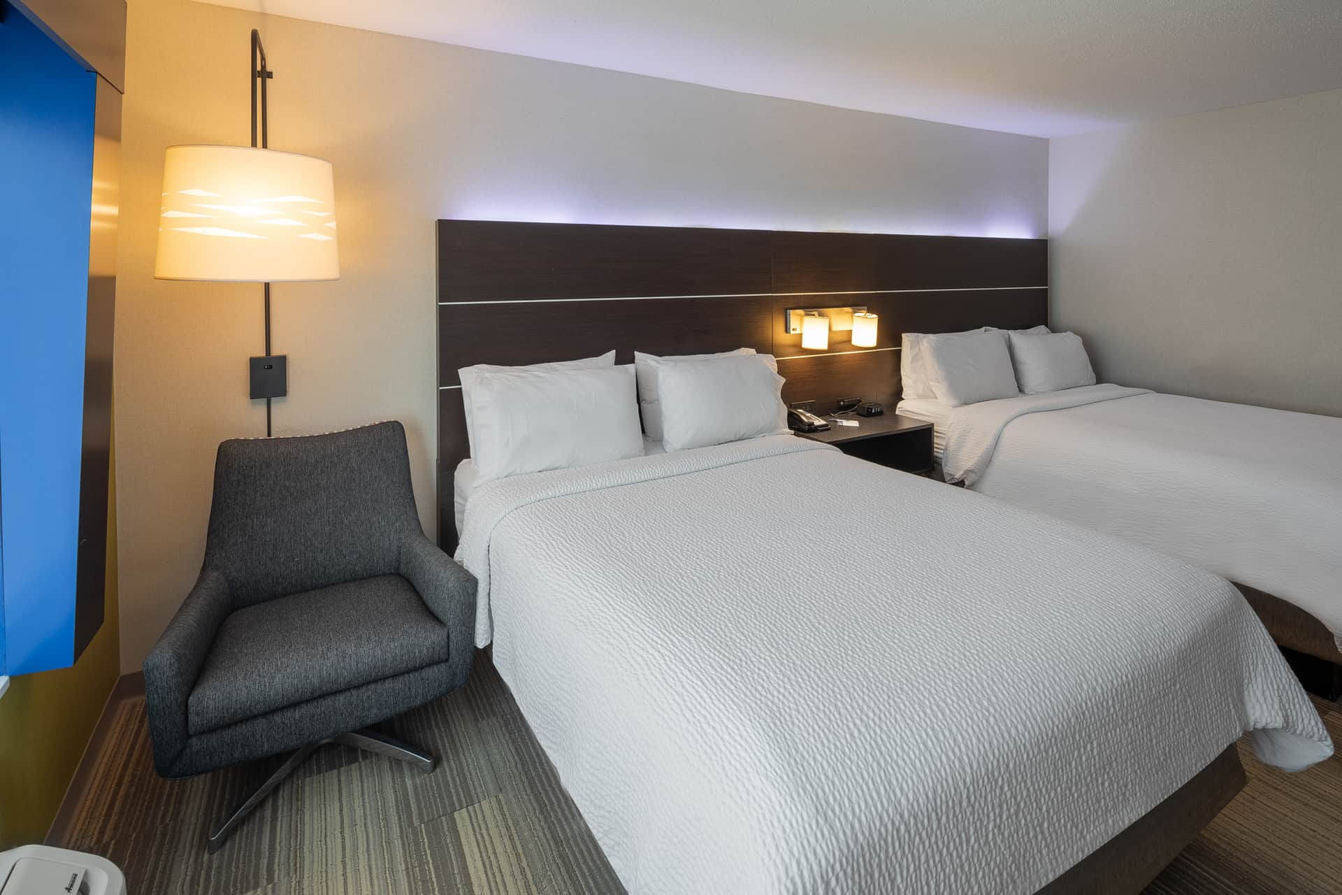 Holiday Inn Express & Suites Chicago West - St Charles