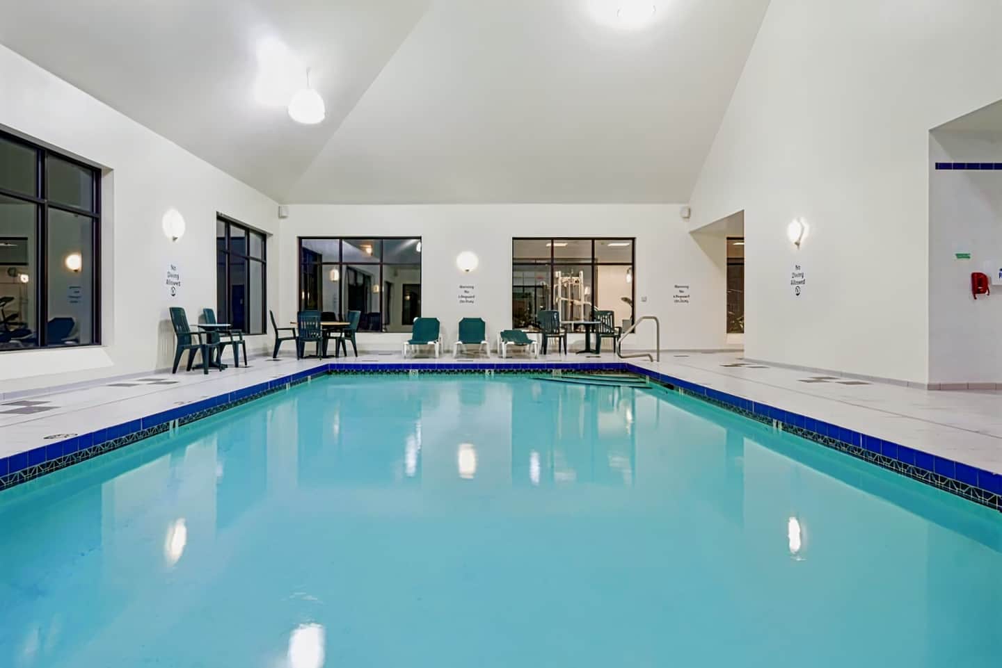 Holiday Inn & Suites Boston Peabody