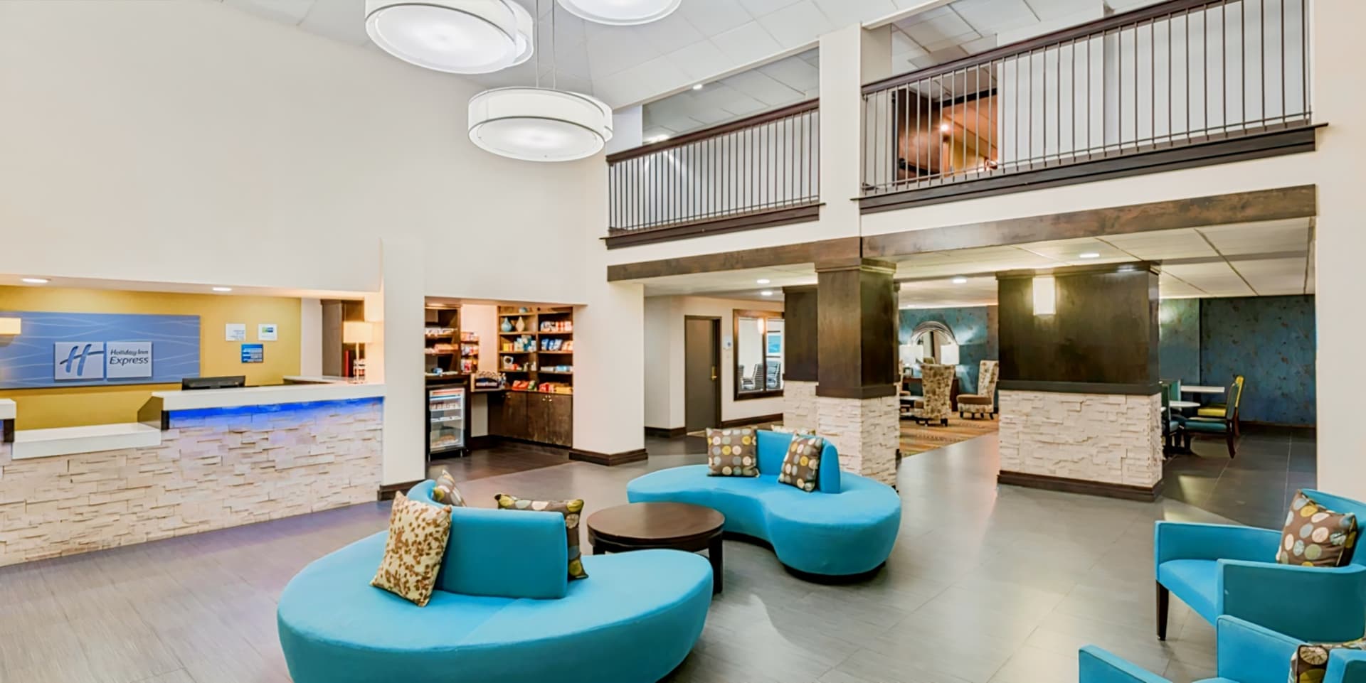 Holiday Inn Express & Suites Bentonville