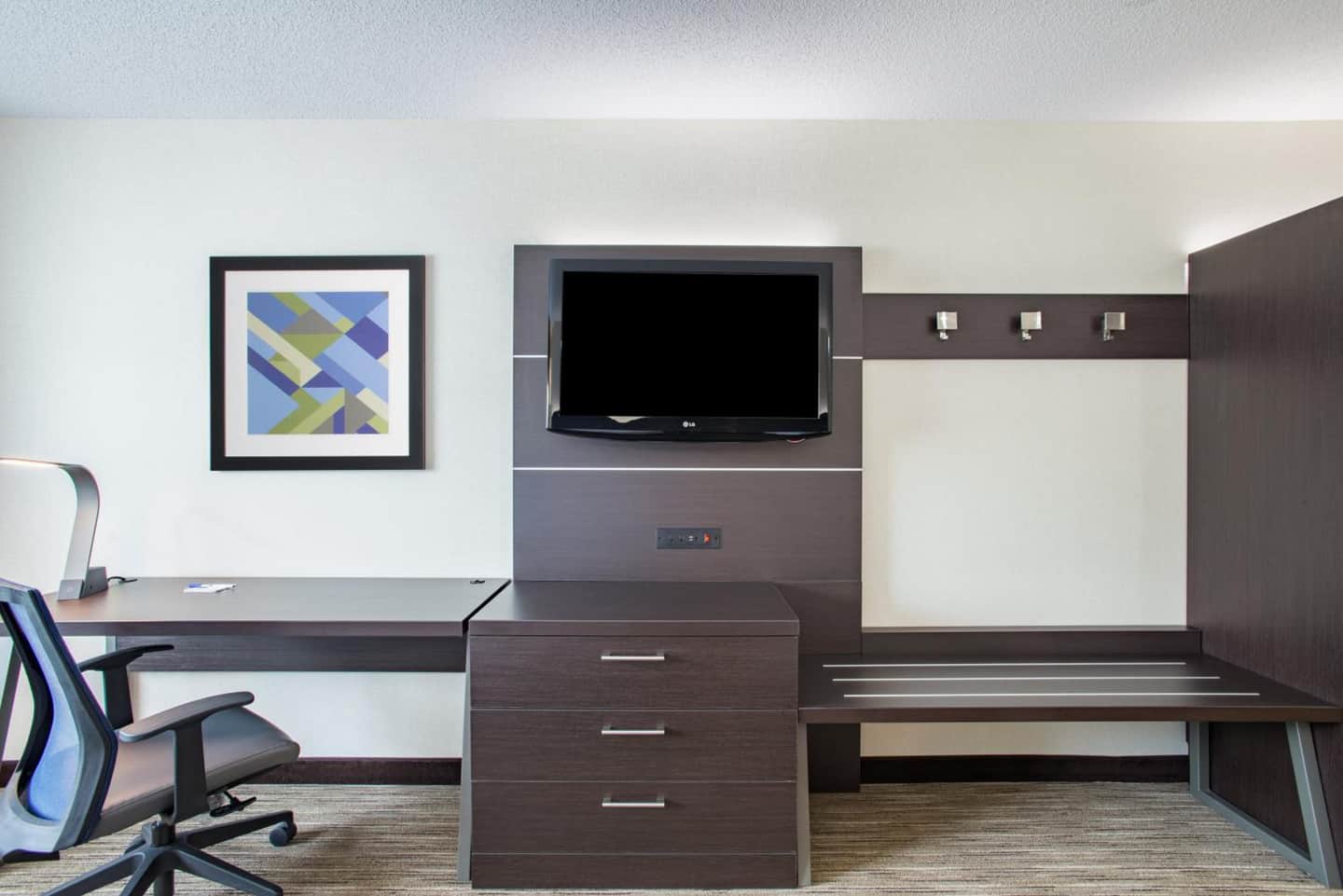 Holiday Inn Express & Suites Boston - Marlboro