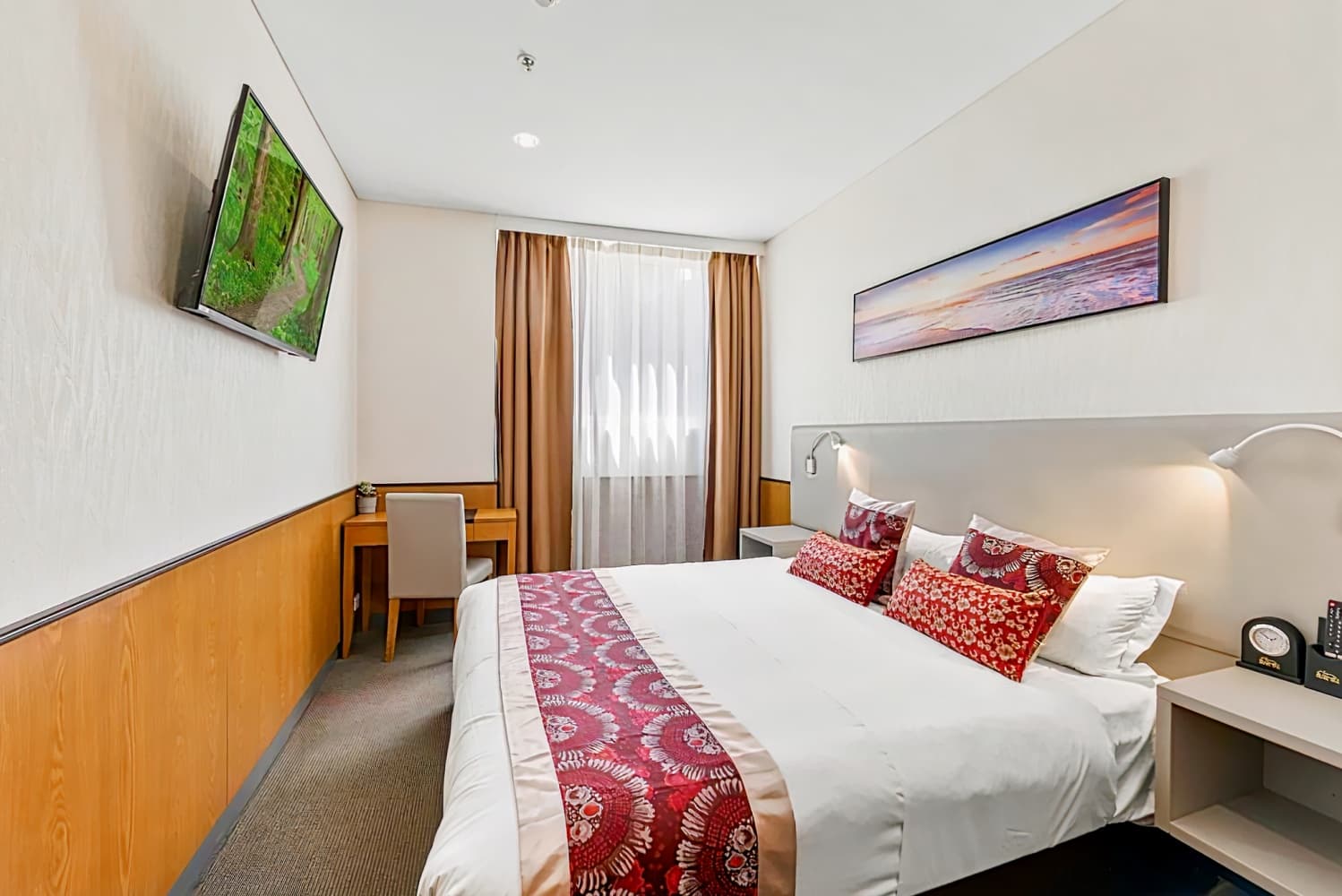Sydney Hotel QVB