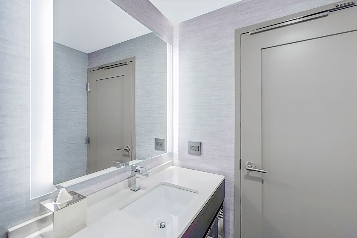 Holiday Inn Express Boston Logan Airport - Revere