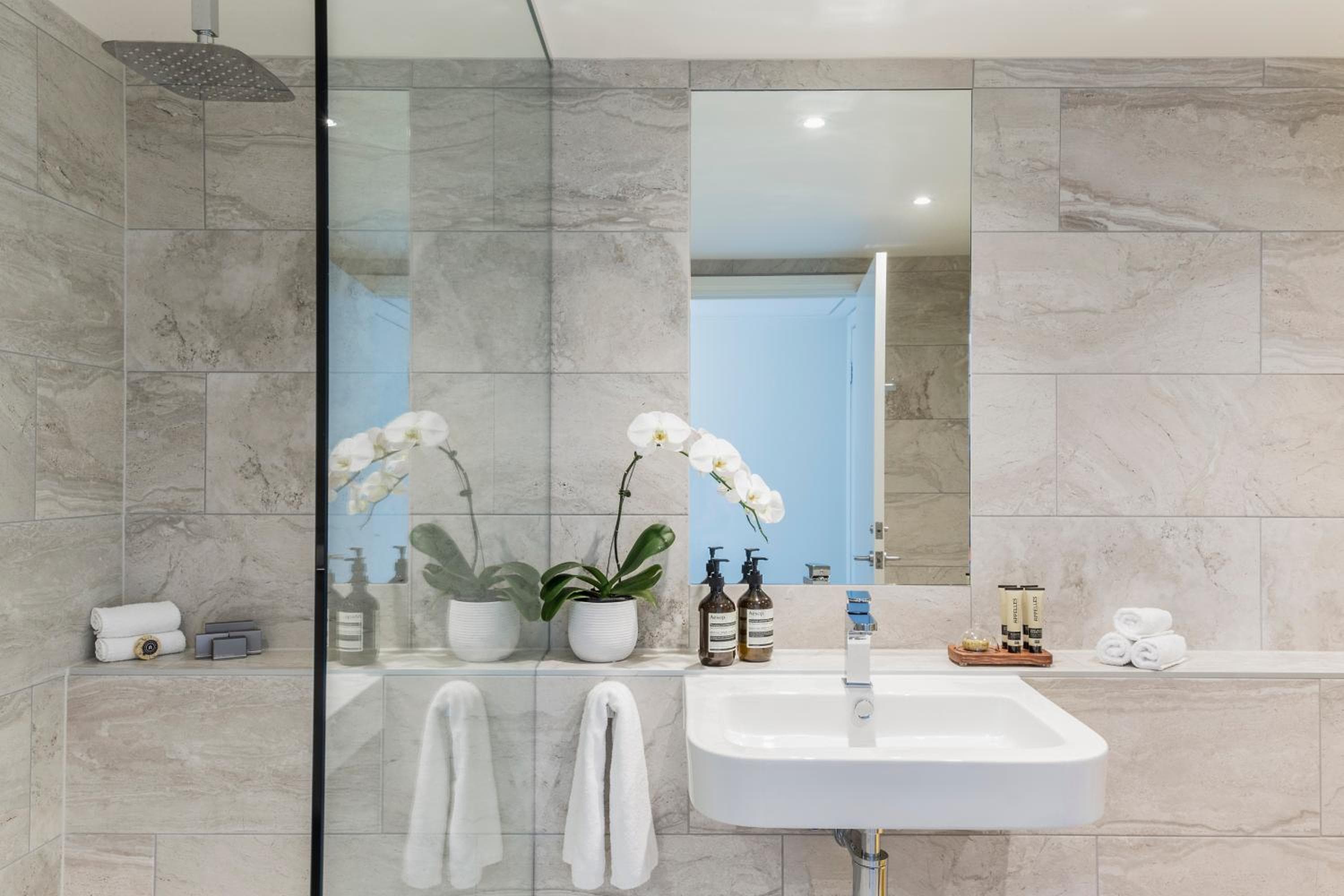 Quay West Suites Melbourne