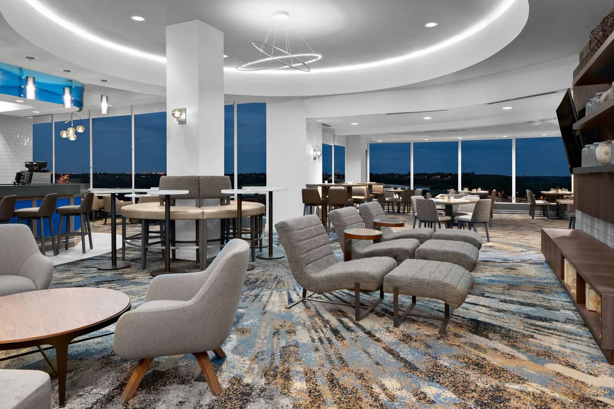 Courtyard By Marriott Edmonton Downtown