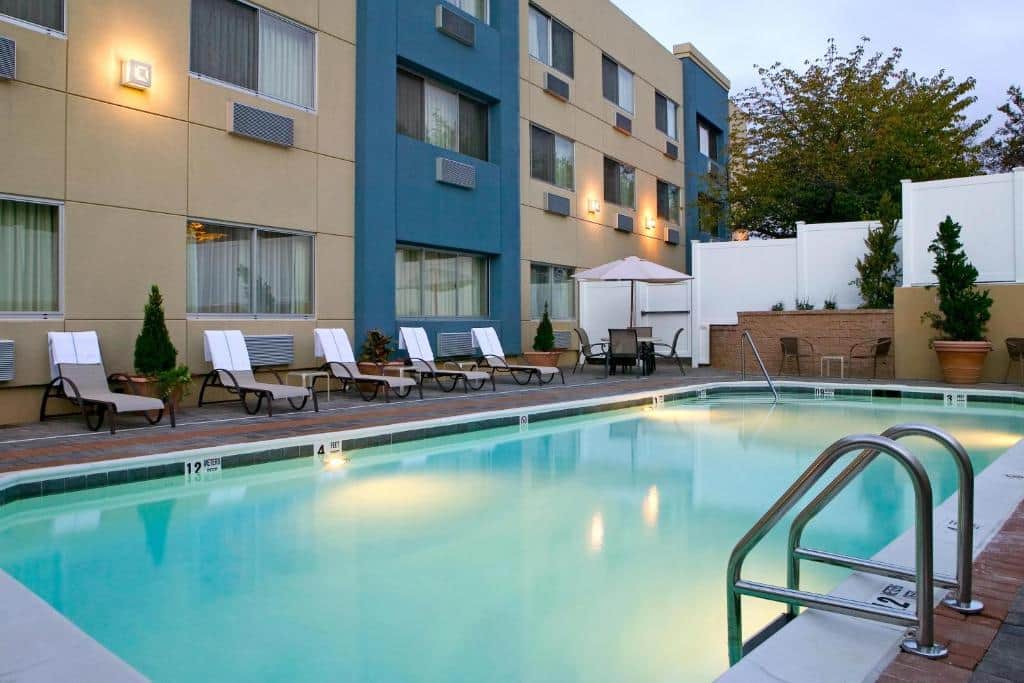 Four Points by Sheraton Melville Long Island