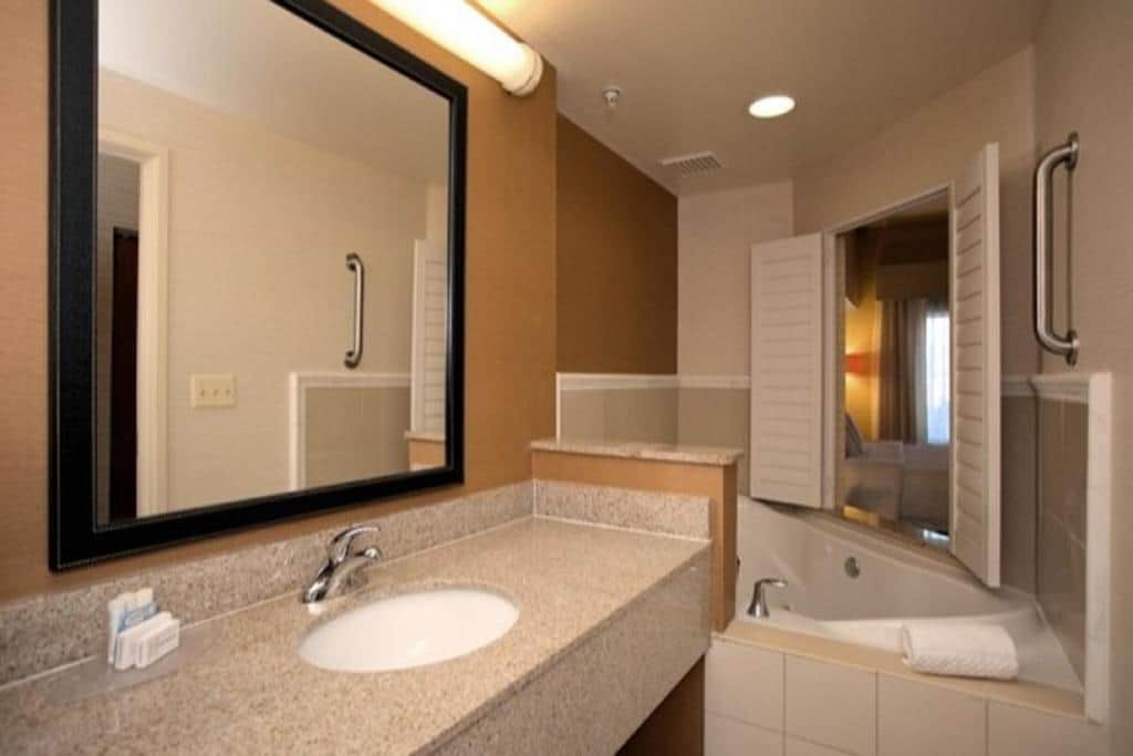 Fairfield Inn & Suites by Marriott Edison - South Plainfield