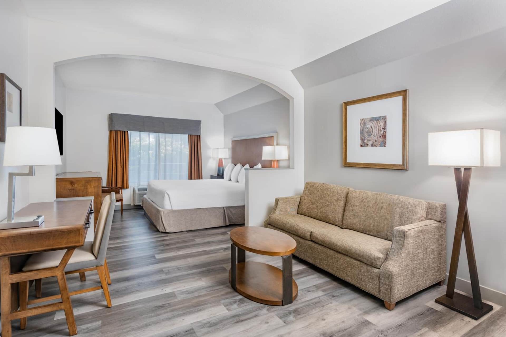 Ramada by Wyndham Bakersfield North