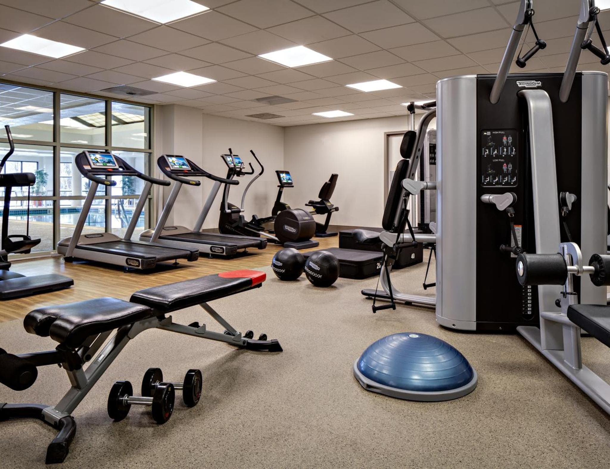 DoubleTree by Hilton Fairfield Hotel & Suites