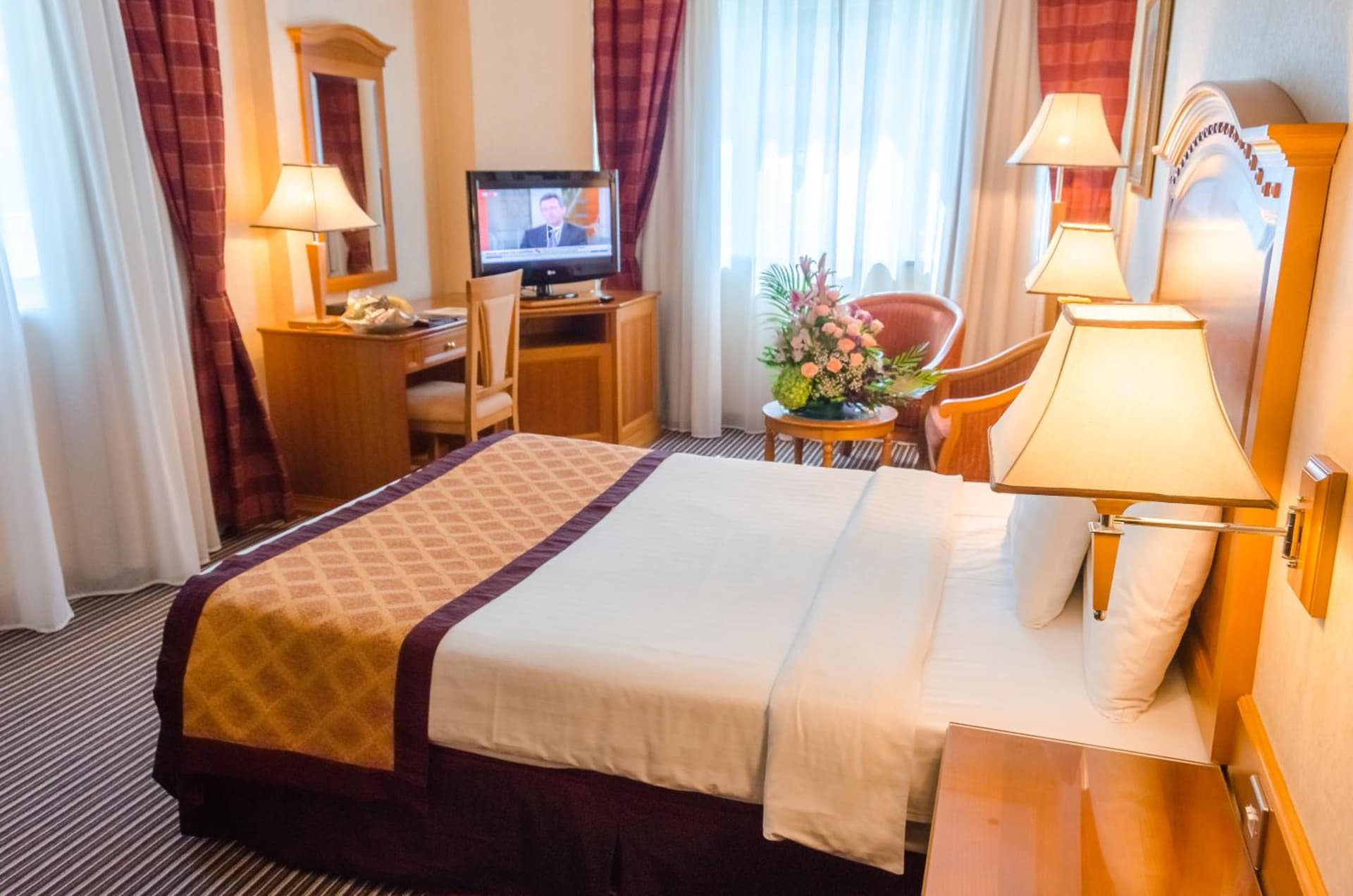 Avenue Hotel