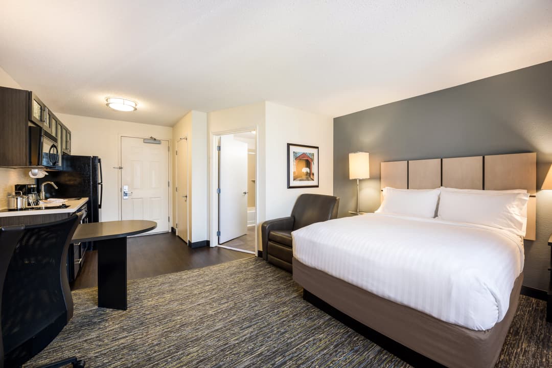 Sonesta Simply Suites Chicago Waukegan
