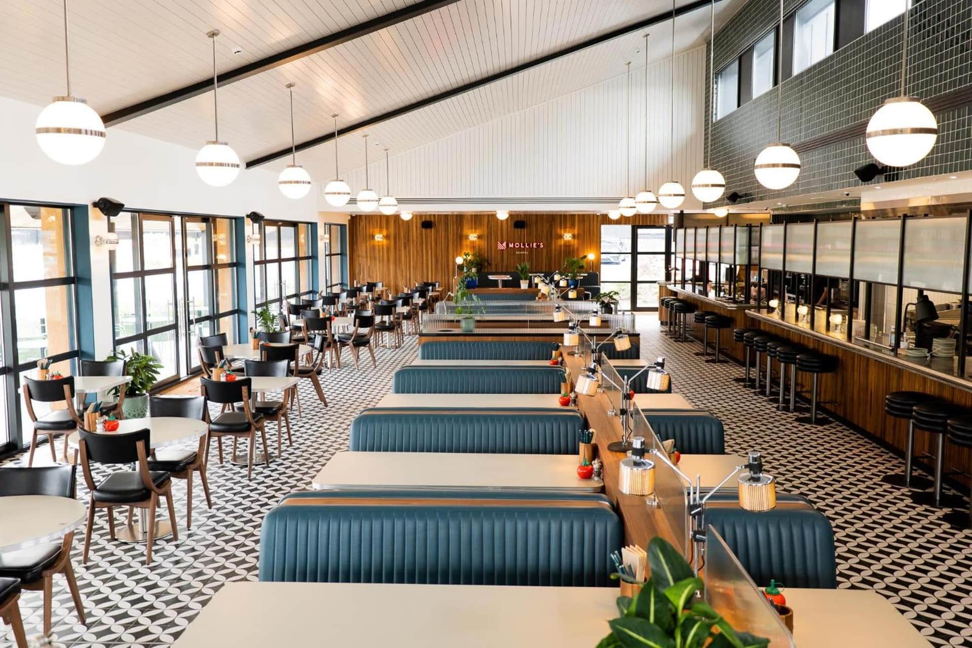 Mollie's Motel & Diner Bristol