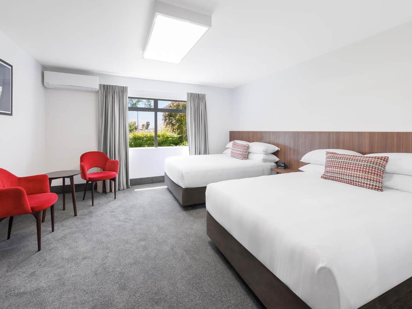 JetPark Hotel Hamilton Airport