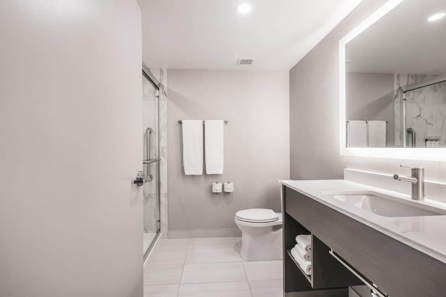 Holiday Inn Express & Suites - Toronto Airport South, an IHG Hotel
