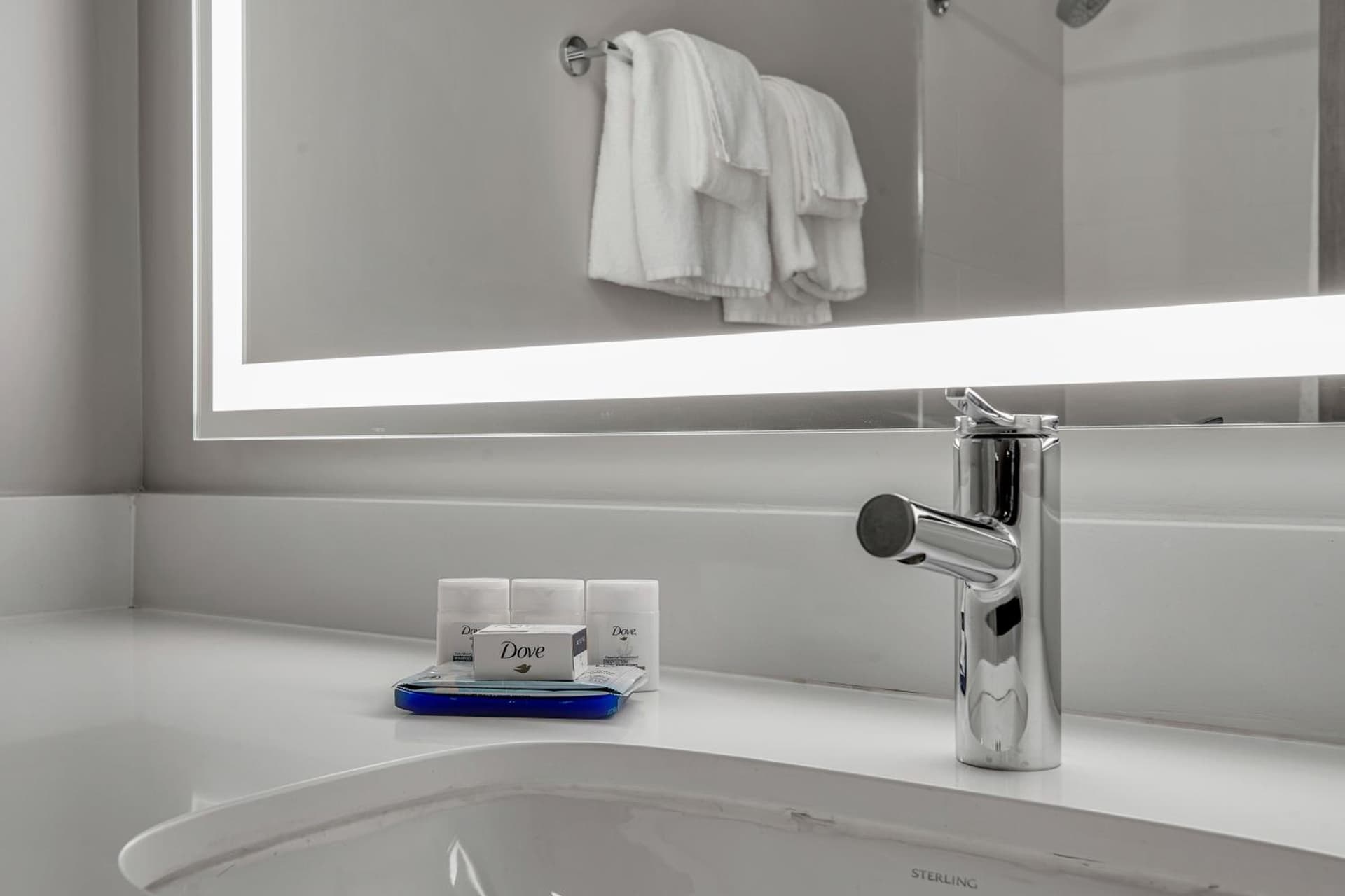 Holiday Inn Express Hotel & Suites Portland - Jantzen Beach, an IHG Hotel