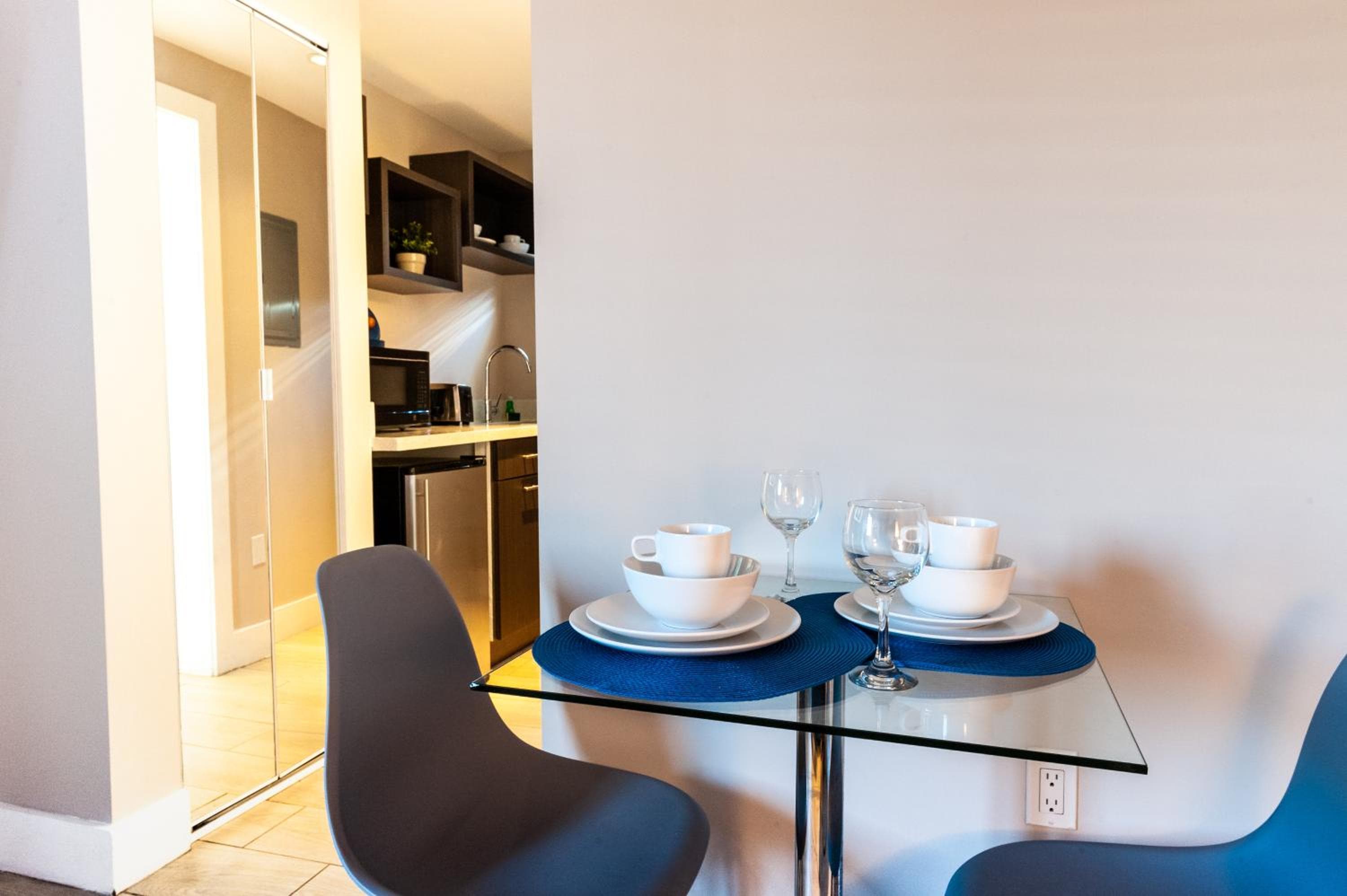 Waterside Hotel and Suites